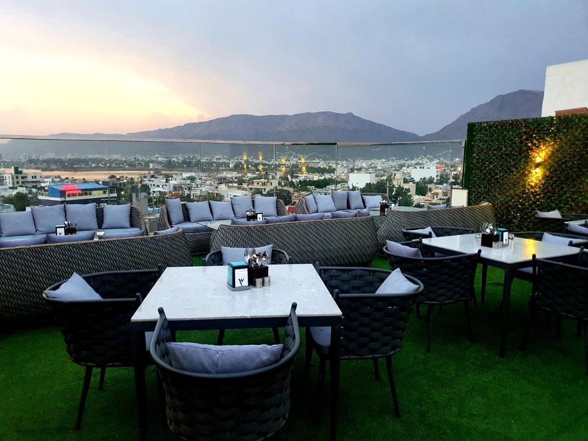 Jw Cruise Hotel Ajmer Exterior foto