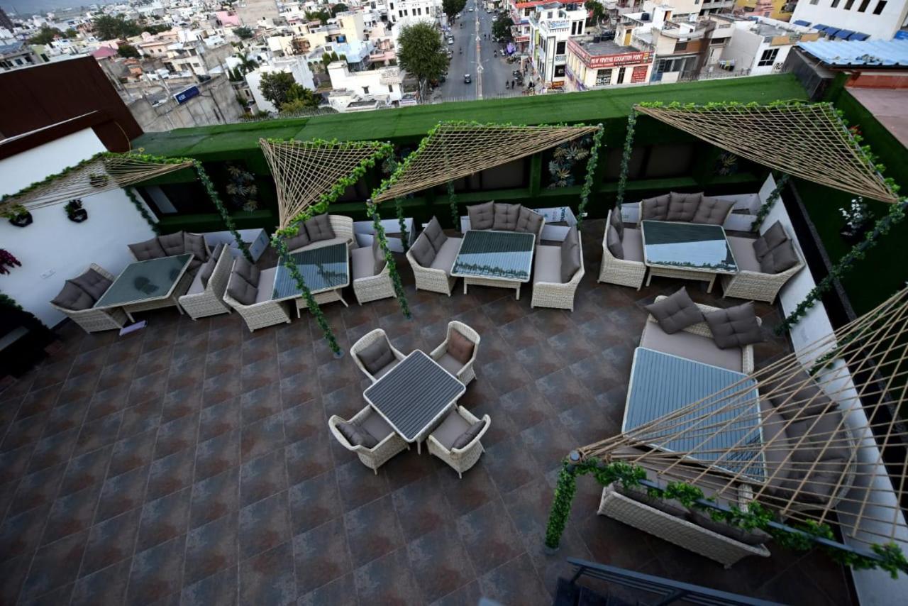 Jw Cruise Hotel Ajmer Exterior foto